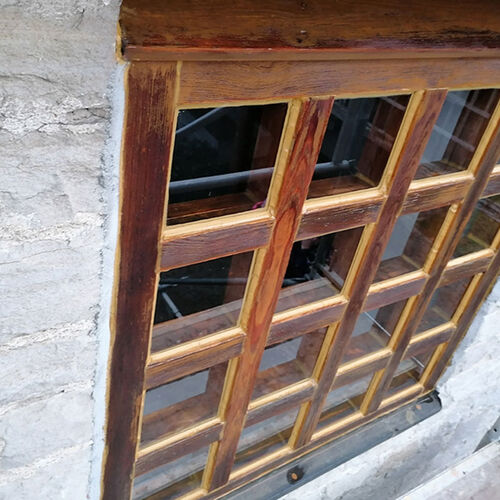 Instandgesetztes und mit OTTOSEAL® S 110 abgedichtetes, historisches Fenster