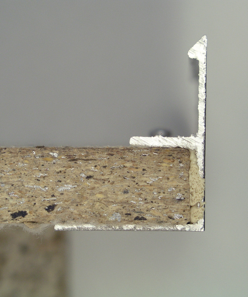 Eckwinkelklebung kombinierter Materialien Eckwinkelklebung kombinierter Materialien